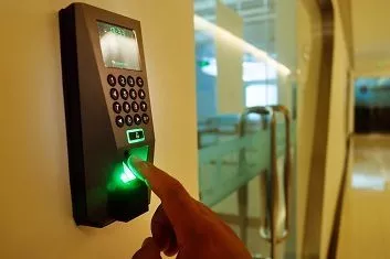إدارة المباني وأنظمة الأمن